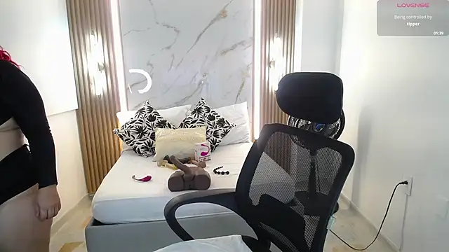 Snapshot of Mariana_Rojas chatting on 02/15/26, 05:04 Mariana Rojas online show from 02/15/26, 05:04