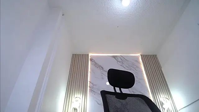 Mariana Rojas online show from 07/17/26, 04:52