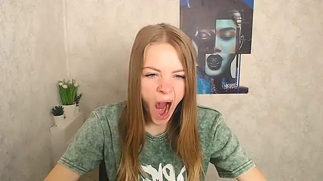 AliceFlirtt  online show from 09/13/25, 08:36