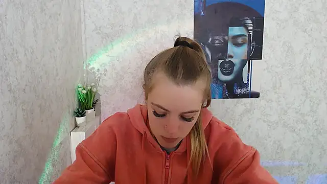 AliceFlirtt  online show from 10/02/25, 08:10