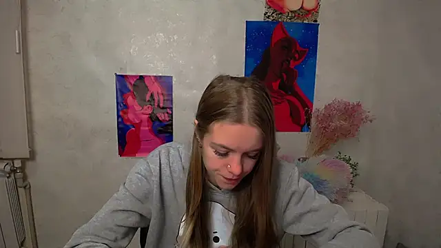 AliceFlirtt  online show from 10/21/25, 08:26