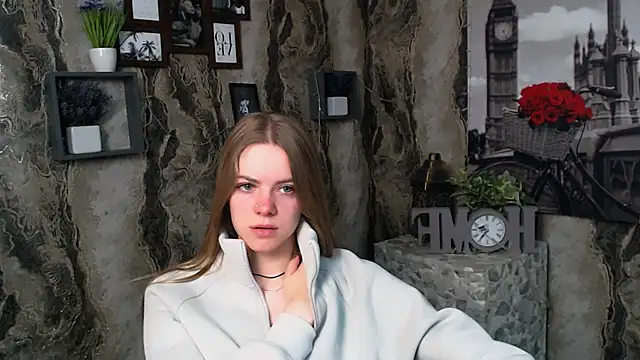 AliceFlirtt  online show from 10/23/25, 09:19