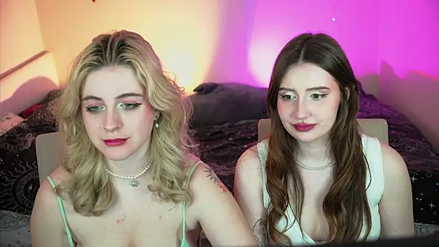 Snapshot of your_favoritegirls chatting on 02/07/25, 05:29 your favoritegirls online show from 02/07/25, 05:29