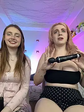 Snapshot of your_favoritegirls chatting on 03/11/25, 04:51 your favoritegirls online show from 03/11/25, 04:51