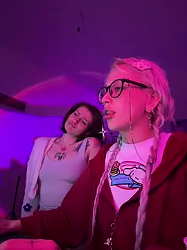 Dooubletroublee online show from 05/07/26, 11:54