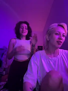 Dooubletroublee online show from 06/18/26, 11:20