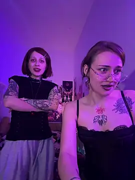 Dooubletroublee online show from 06/19/26, 10:24