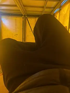 Snapshot of cussy007 chatting on 01/17/25, 10:44 cussy007 online show from 01/17/25, 10:44