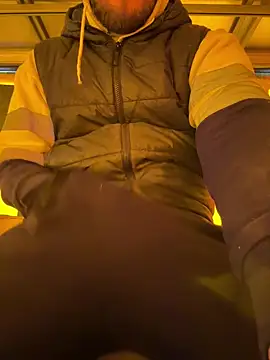 Snapshot of cussy007 chatting on 02/05/25, 01:33 cussy007 online show from 02/05/25, 01:33