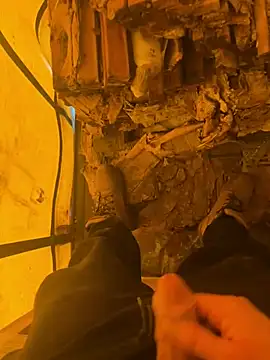 Snapshot of cussy007 chatting on 02/12/25, 02:43 cussy007 online show from 02/12/25, 02:43