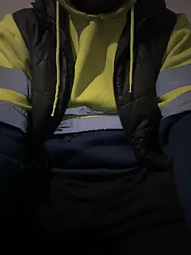 Snapshot of cussy007 chatting on 02/13/25, 01:37 cussy007 online show from 02/13/25, 01:37