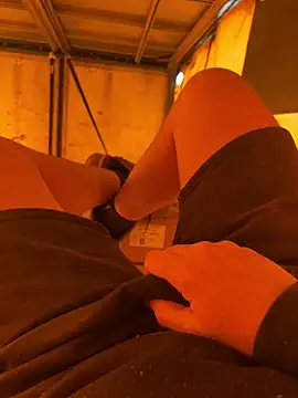 Snapshot of cussy007 chatting on 03/17/25, 01:18 cussy007 online show from 03/17/25, 01:18