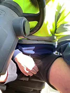 Snapshot of cussy007 chatting on 03/18/25, 01:31 cussy007 online show from 03/18/25, 01:31