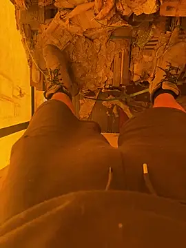 Snapshot of cussy007 chatting on 10/13/25, 10:04 cussy007 online show from 10/13/25, 10:04