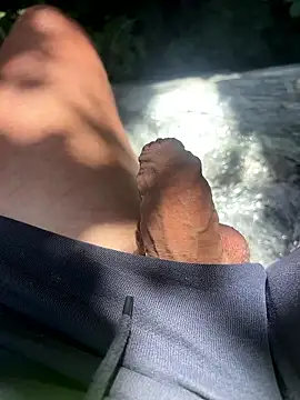 Snapshot of cussy007 chatting on 06/29/26, 12:27 cussy007 online show from 06/29/26, 12:27