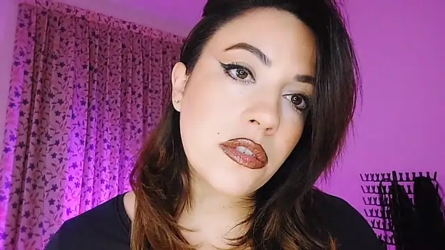 Latina hot2024 online show from 02/08/25, 10:40