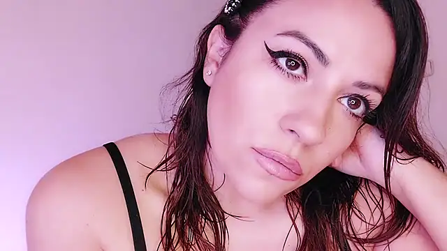 Latina hot2024 online show from 03/07/25, 10:35