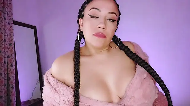 Latina hot2024 online show from 03/19/25, 01:54