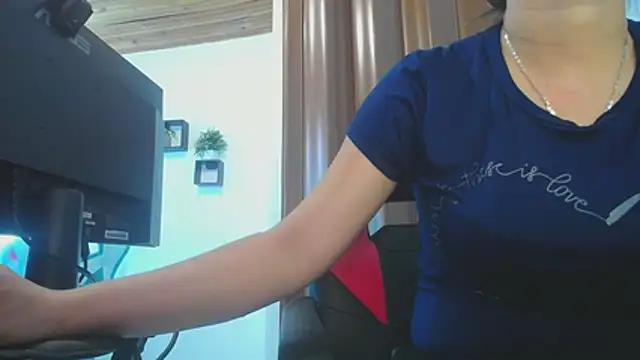 Luna girlhot  online show from 07/06/26, 07:49