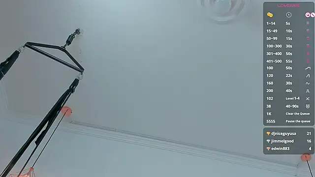 PittAndLunaa online show from 01/10/25, 03:48
