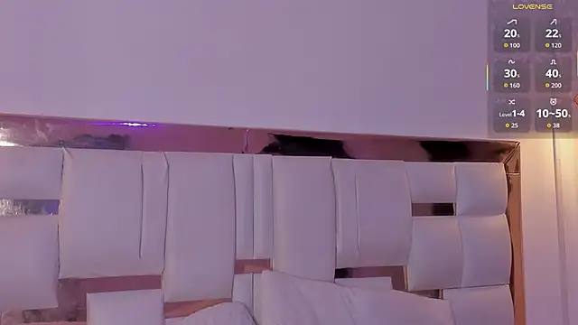 Snapshot of PittAndLunaa chatting on 11/29/25, 12:30 PittAndLunaa online show from 11/29/25, 12:30