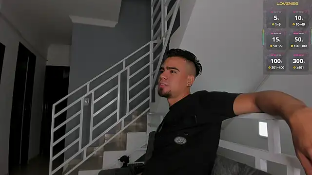 Snapshot of PittAndLunaa chatting on 11/30/25, 12:42 PittAndLunaa online show from 11/30/25, 12:42