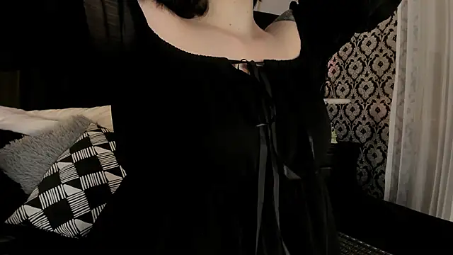 Snapshot of Adeelinee chatting on 11/22/25, 07:46 Adeelinee online show from 11/22/25, 07:46