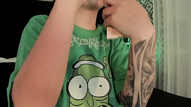 Snapshot of Adeelinee chatting on 11/29/25, 08:34 Adeelinee online show from 11/29/25, 08:34