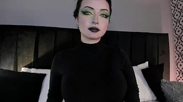 Adeelinee online show from 06/11/26, 12:32
