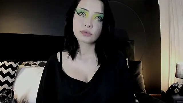 Adeelinee online show from 07/28/26, 07:39