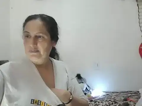 ximenajimenez online show from 02/02/25, 04:48