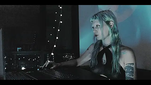 god x girl online show from 06/11/26, 04:49