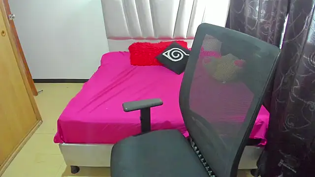 samantha  wilson online show from 10/31/25, 01:45