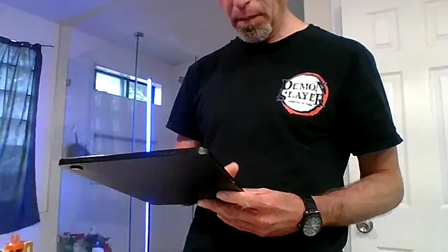 El Gizmo online show from 05/03/26, 03:51