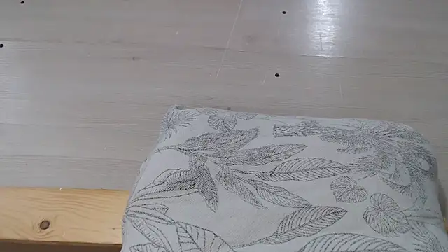 Snapshot of CRISTIINA37 chatting on 10/04/25, 12:36 CRISTIINA37 online show from 10/04/25, 12:36