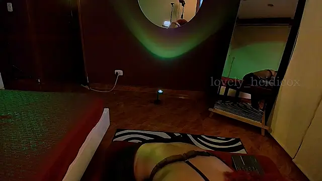 HeidiCox online show from 12/04/25, 01:26