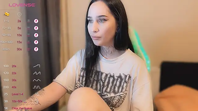 Snapshot of AnastasiaSun chatting on 10/16/25, 06:09 AnastasiaSun online show from 10/16/25, 06:09