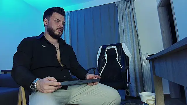 juliusmasters online show from 12/29/24, 04:40