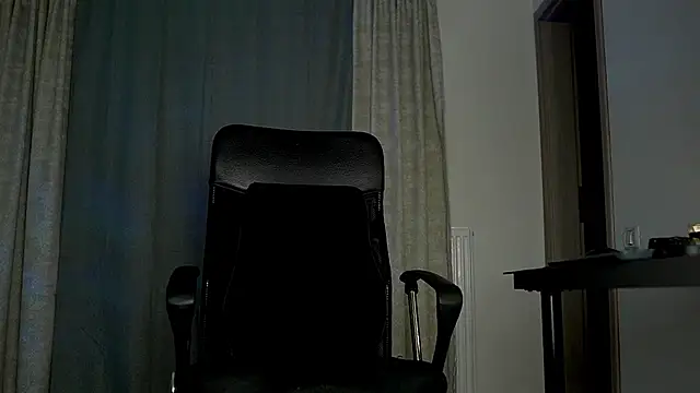 Snapshot of juliusmasters chatting on 10/23/25, 06:39 juliusmasters online show from 10/23/25, 06:39
