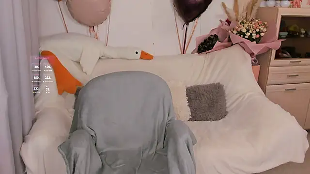 Snapshot of LisaMooore chatting on 11/10/25, 05:06 LisaMooore online show from 11/10/25, 05:06