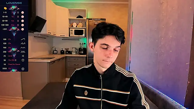 Aaron Boom online show from 09/13/25, 11:26