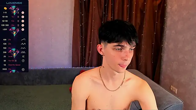 Aaron Boom online show from 09/20/25, 01:17