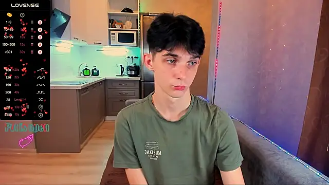 Aaron Boom online show from 09/27/25, 07:41