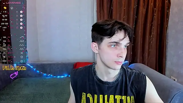 Snapshot of Aaron_Boom chatting on 02/20/26, 04:29 Aaron Boom online show from 02/20/26, 04:29