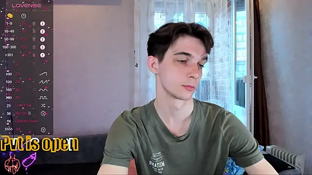 Snapshot of Aaron_Boom chatting on 05/08/26, 02:00 Aaron Boom online show from 05/08/26, 02:00