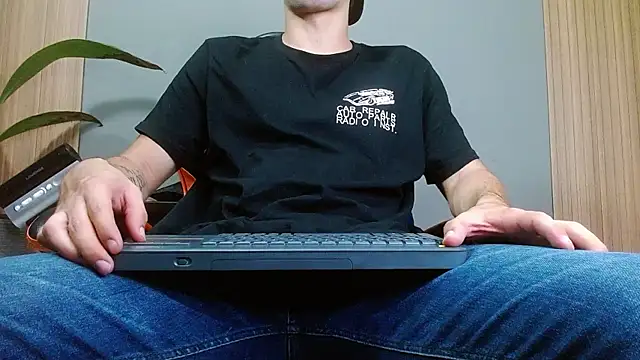 Snapshot of Mr_WhiteCock chatting on 11/20/25, 11:37 Mr WhiteCock online show from 11/20/25, 11:37