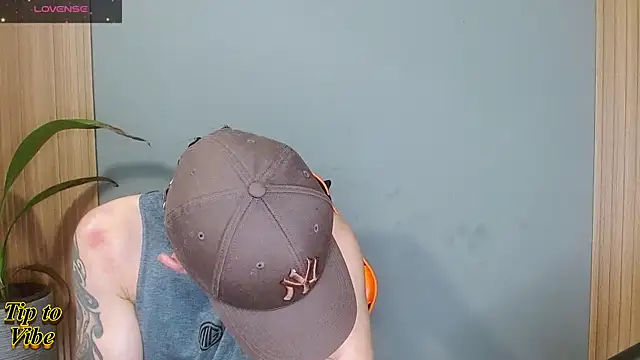 Snapshot of Mr_WhiteCock chatting on 11/23/25, 07:35 Mr WhiteCock online show from 11/23/25, 07:35