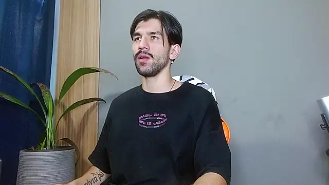 Snapshot of Mr_WhiteCock chatting on 12/13/25, 10:15 Mr WhiteCock online show from 12/13/25, 10:15