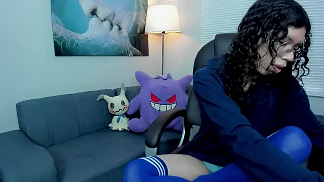 Snapshot of Angel_Dust18 chatting on 09/15/25, 02:17 Angel Dust18 online show from 09/15/25, 02:17