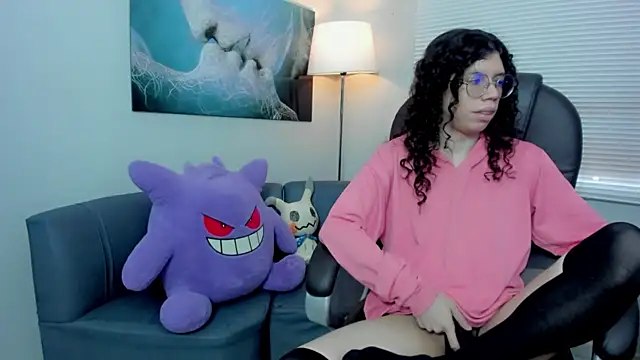 Snapshot of Angel_Dust18 chatting on 10/31/25, 03:13 Angel Dust18 online show from 10/31/25, 03:13